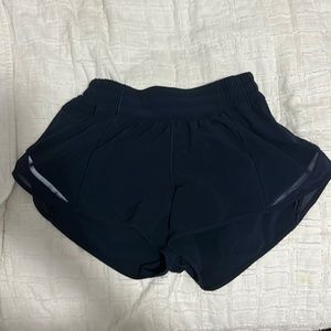 Lululemon hotty hot navy 2.5inch seam